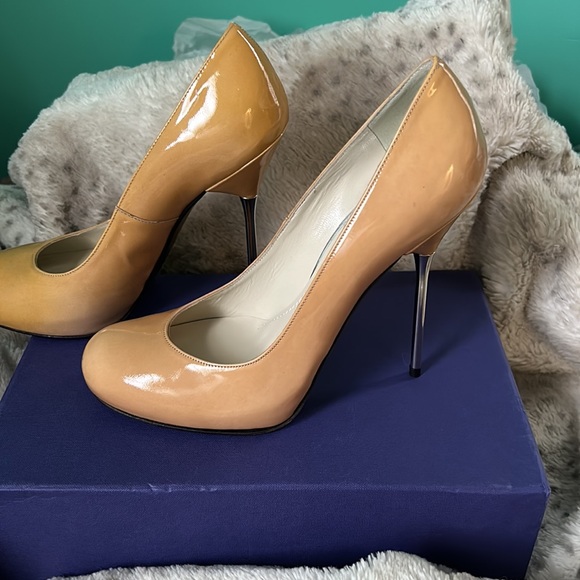 Stuart Weizman heels - Picture 2 of 4